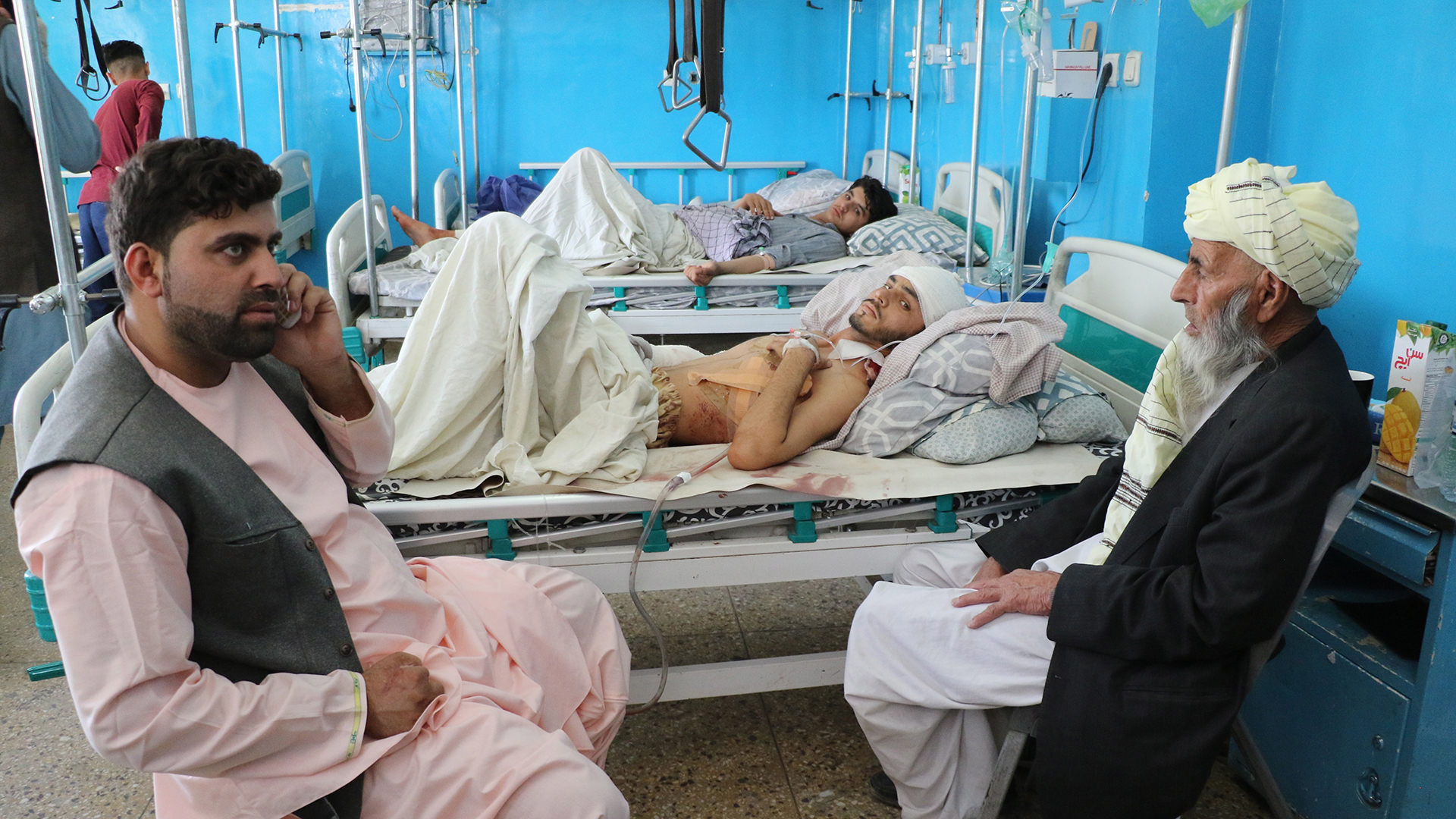 Aumenta a 95 cifra de muertos por doble atentado en Kabul