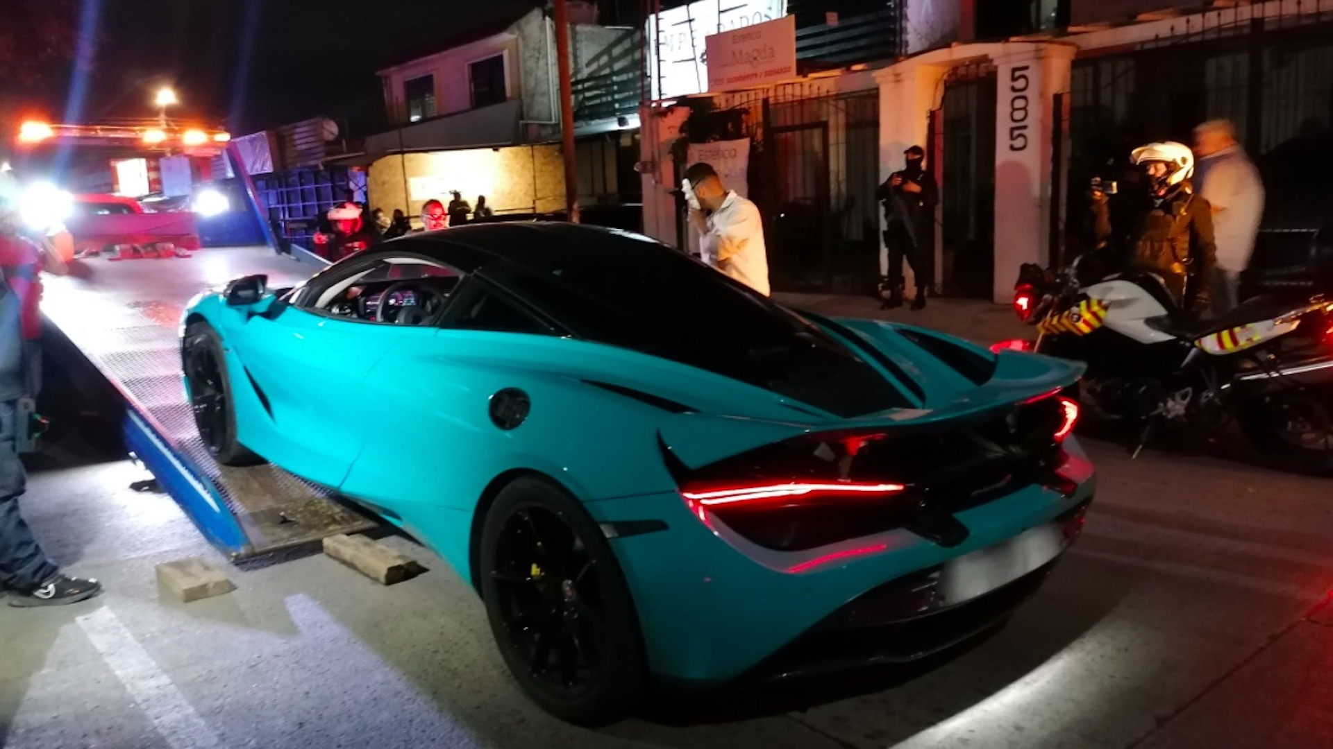 Decomisan cuatro vehículos del lujo del youtuber Alfredo Valenzuela en Zapopan