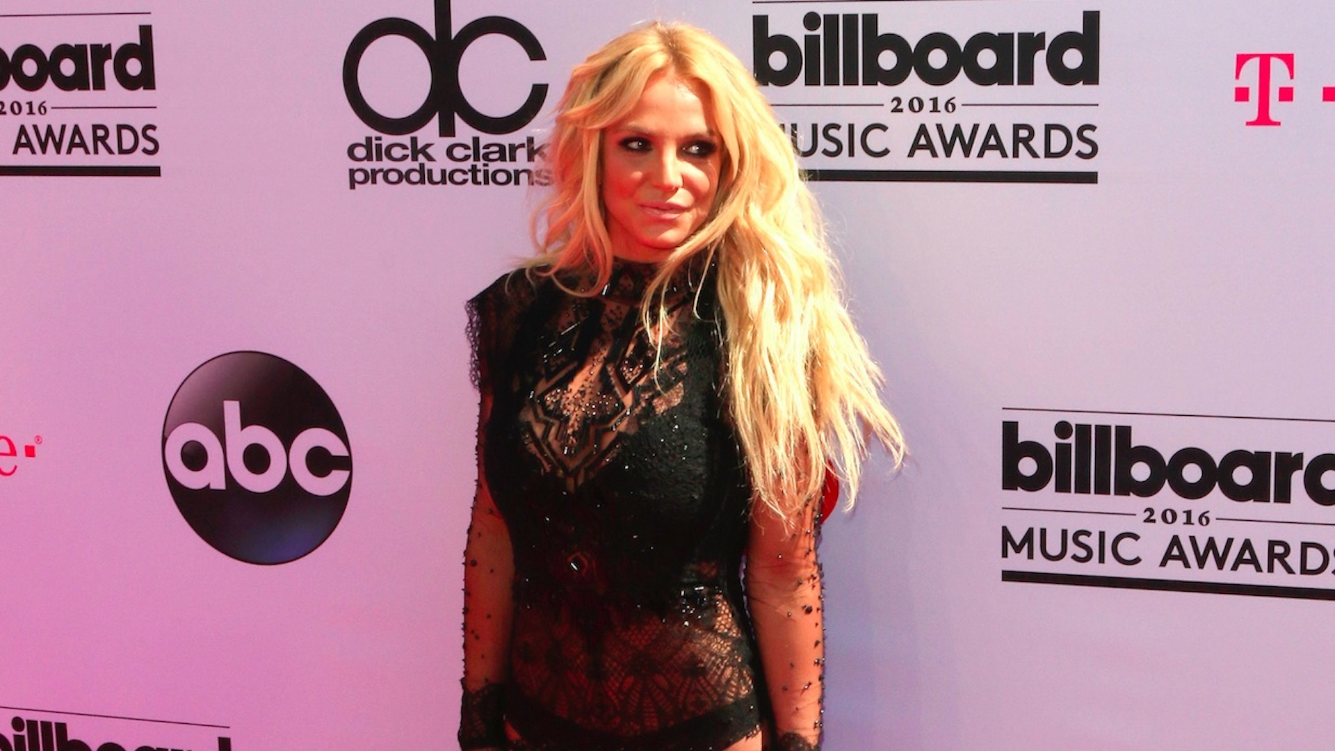 Britney Spears pide suspensión inmediata de su padre como tutor legal