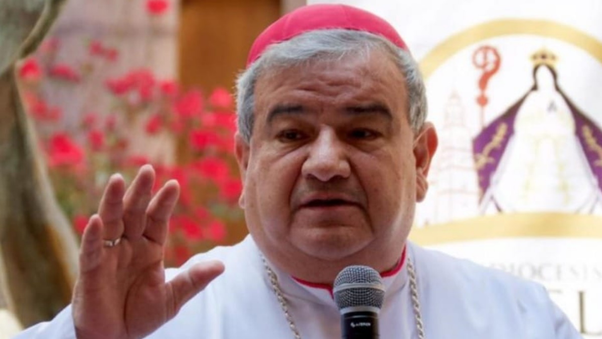 Intuban al arzobispo de Morelia por complicaciones por COVID-19