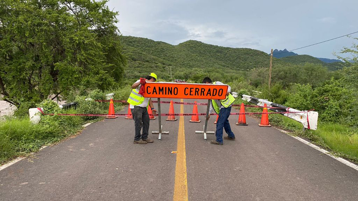 Trabaja SCT en reparación de carreteras afectadas por el ciclón Nora