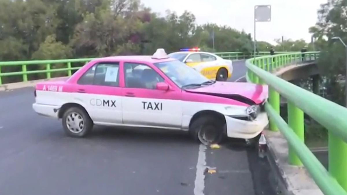Choque de taxi en Coyoacán deja dos heridos Choque de taxi en Coyoacán deja dos heridos