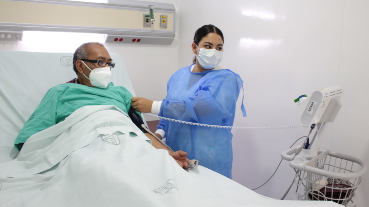 Cirujanos salvan pierna de hombre con quemadura de tercer grado - cirujanos-pierna-hombre