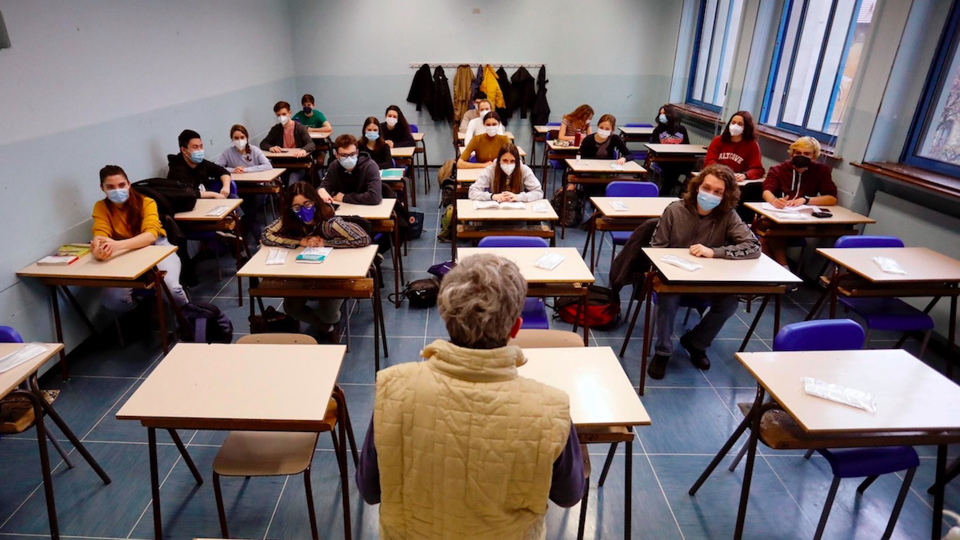 California exigirá a maestros que se vacunen o se hagan pruebas semanales California exigirá a maestros que se vacunen o se hagan pruebas semanales