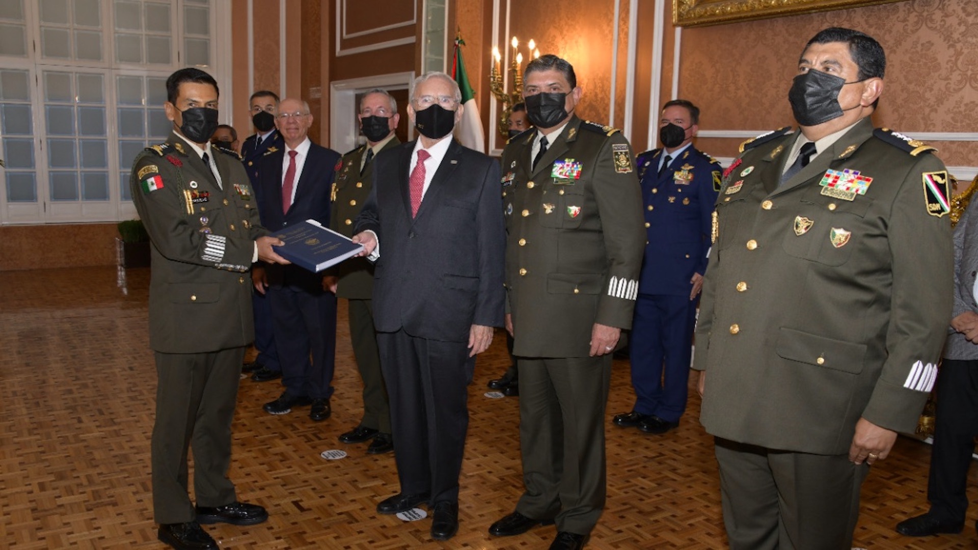 Entregan concesión del Aeropuerto Felipe Ángeles