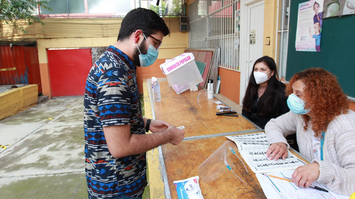 El 99,8 % de las mesas para la consulta de este abrieron en el país