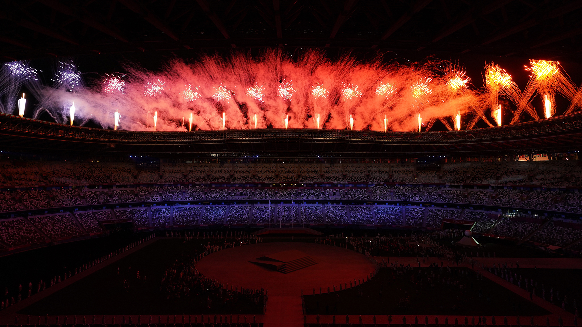 #Fotos Clausuran los Juegos Olímpico de Tokio 2020 - espectaculo-final-en-estadio-olimpico-de-tokio-por-fin-de-los-juegos-olimpicos-2020