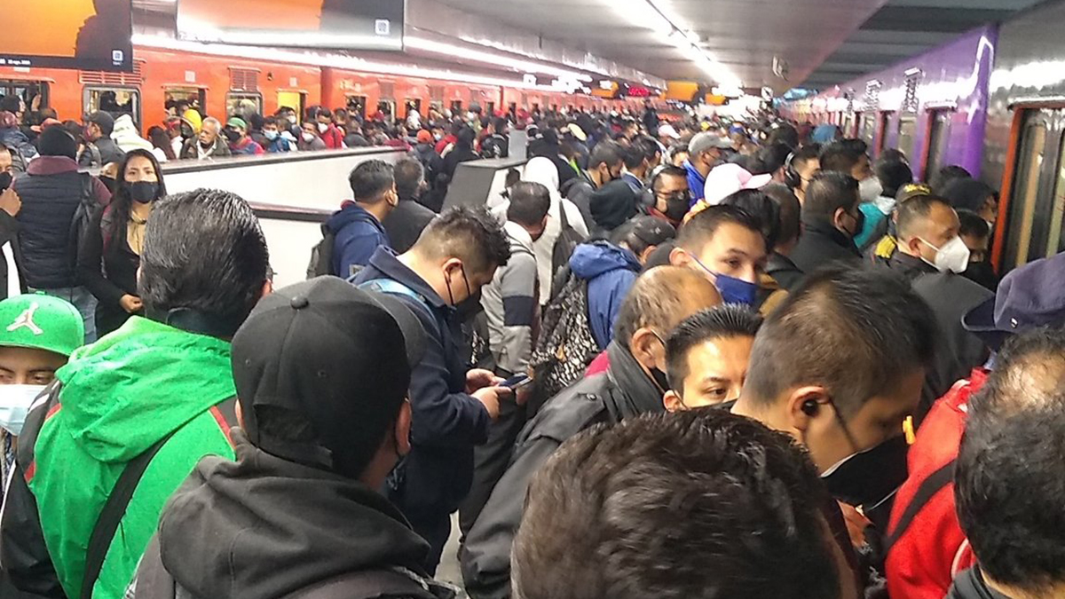 #Video Caos en Línea 9 del Metro por suspensión del servicio #Video Caos en Línea 9 del Metro por suspensión del servicio