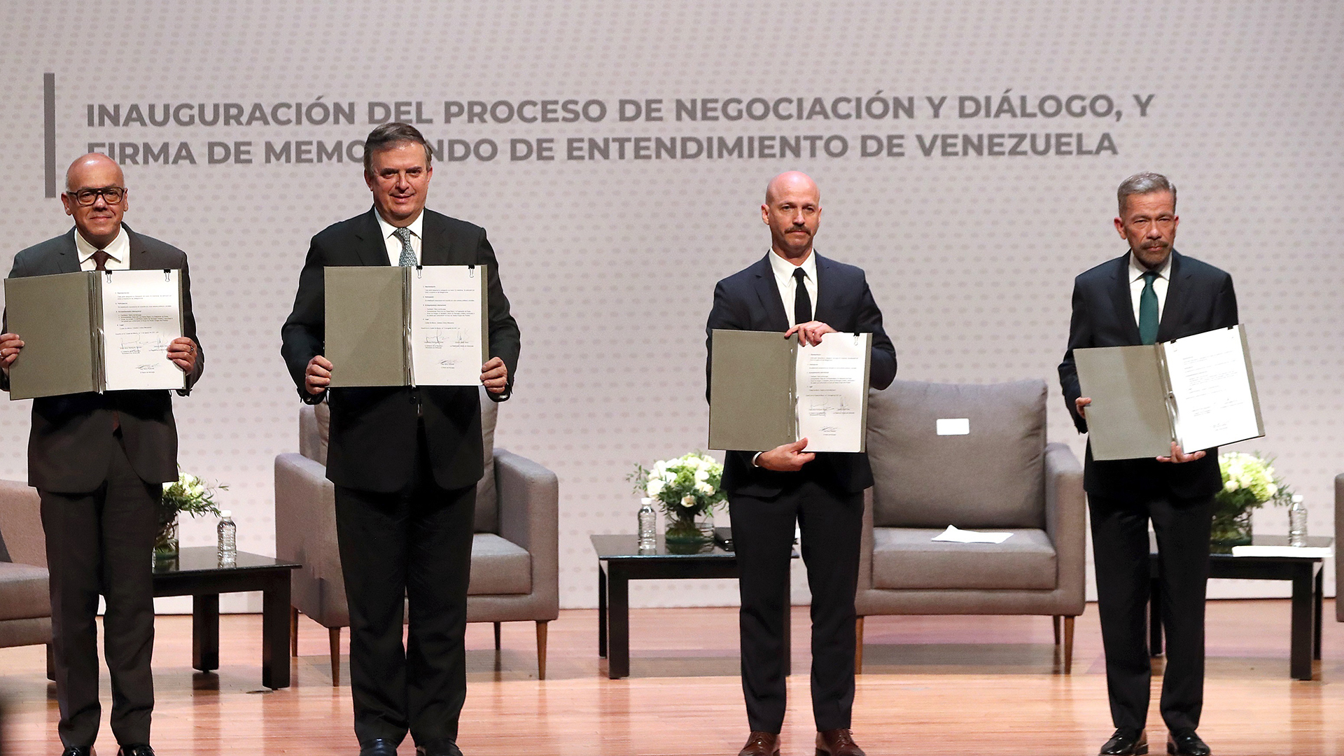 Instan a gobierno y oposición de Venezuela retomar diálogo en México Instan a gobierno y oposición de Venezuela retomar diálogo en México