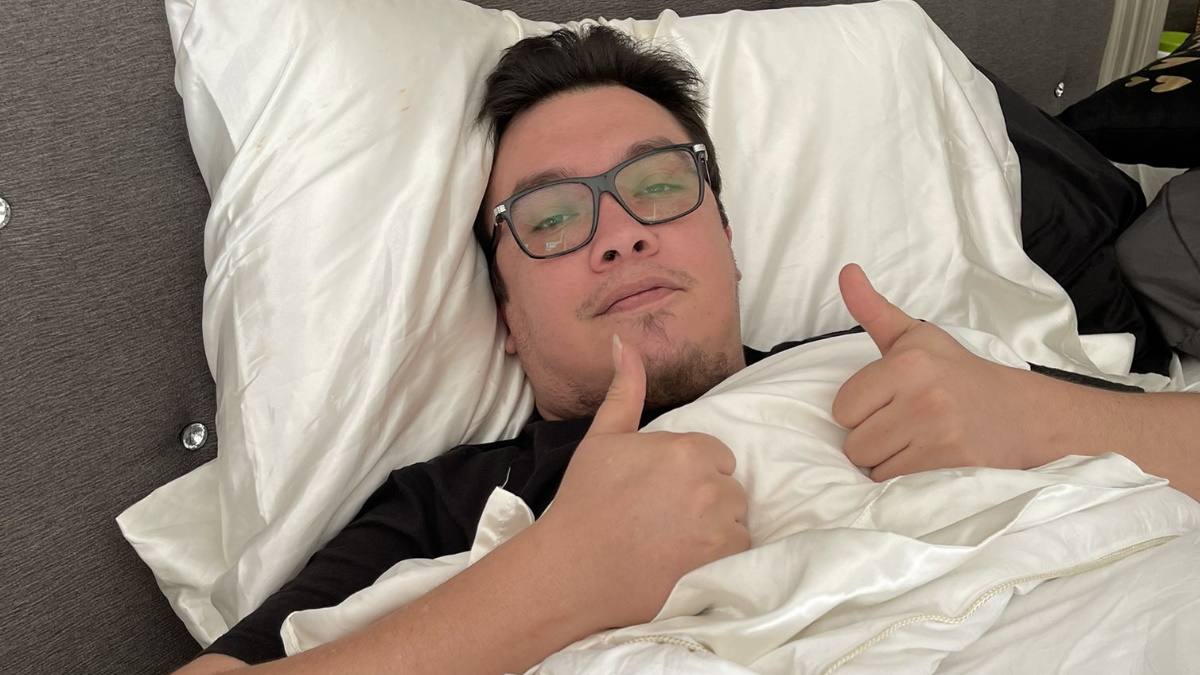 Franco Escamilla confirma que dio positivo a COVID-19