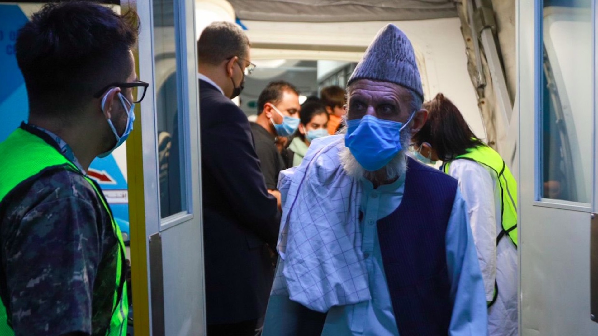 México recibe a 175 refugiados afganos, entre ellos 75 menores México recibe a 175 refugiados afganos, entre ellos 75 menores