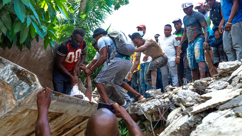 Suben a 304 los muertos a causa del terremoto en Haití