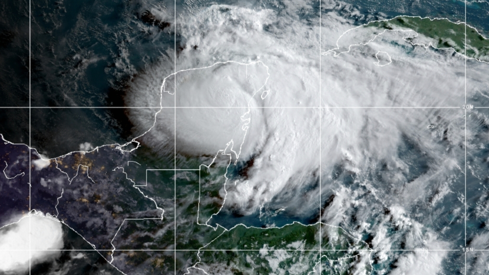 Ante huracán Grace, AMLO asegura que “todo el Gobierno está pendiente”