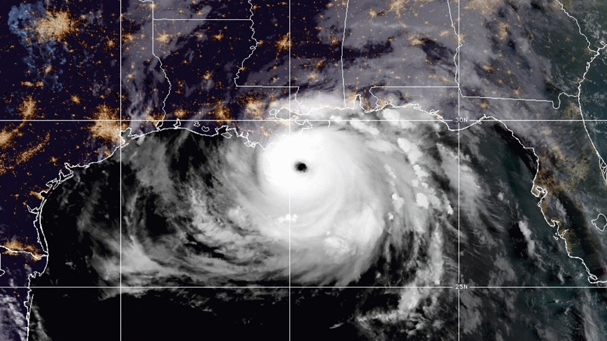 Ida se fortalece a huracán categoría 4 previo a tocar tierra en Louisiana