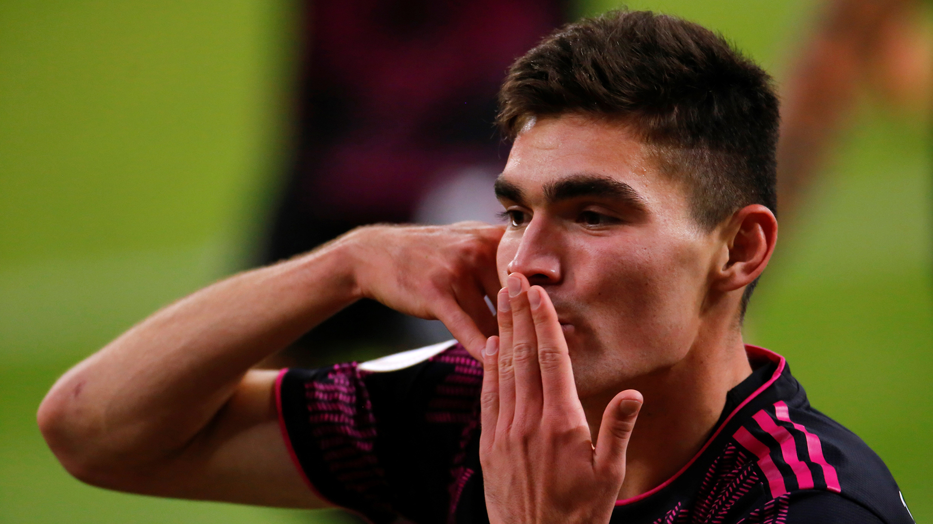 Johan Vásquez, séptimo mexicano en la historia de la Serie A italiana