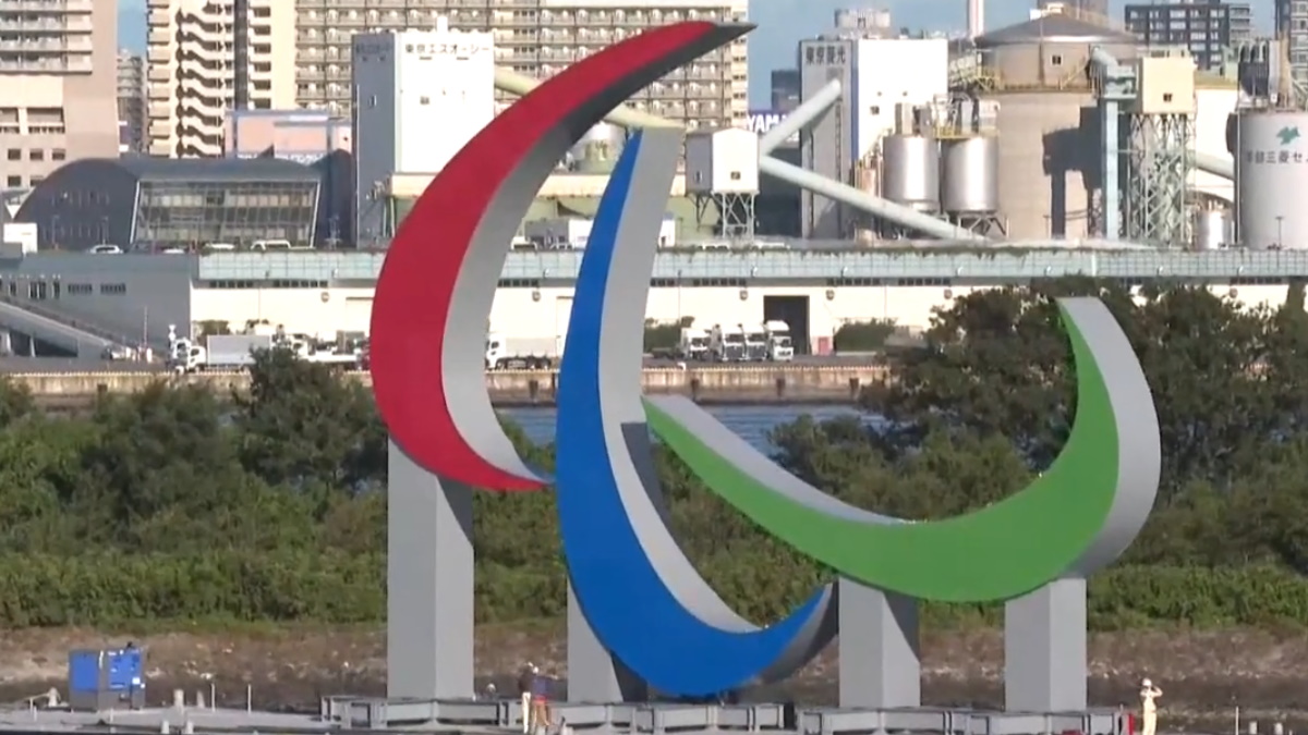 Tokio erige en la bahía el símbolo “Agitos” de los Juegos Paralímpicos