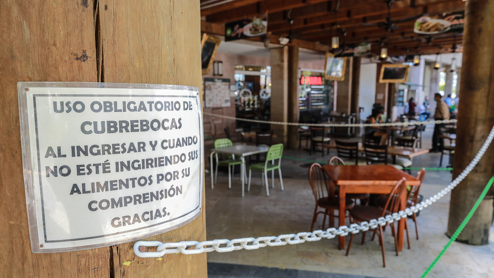 Guerrero regresa a Semáforo Rojo con 25 acciones para frenar contagios - medidas-sanitarias-a-cumplir-en-restaurante-de-acapulco-guerrero