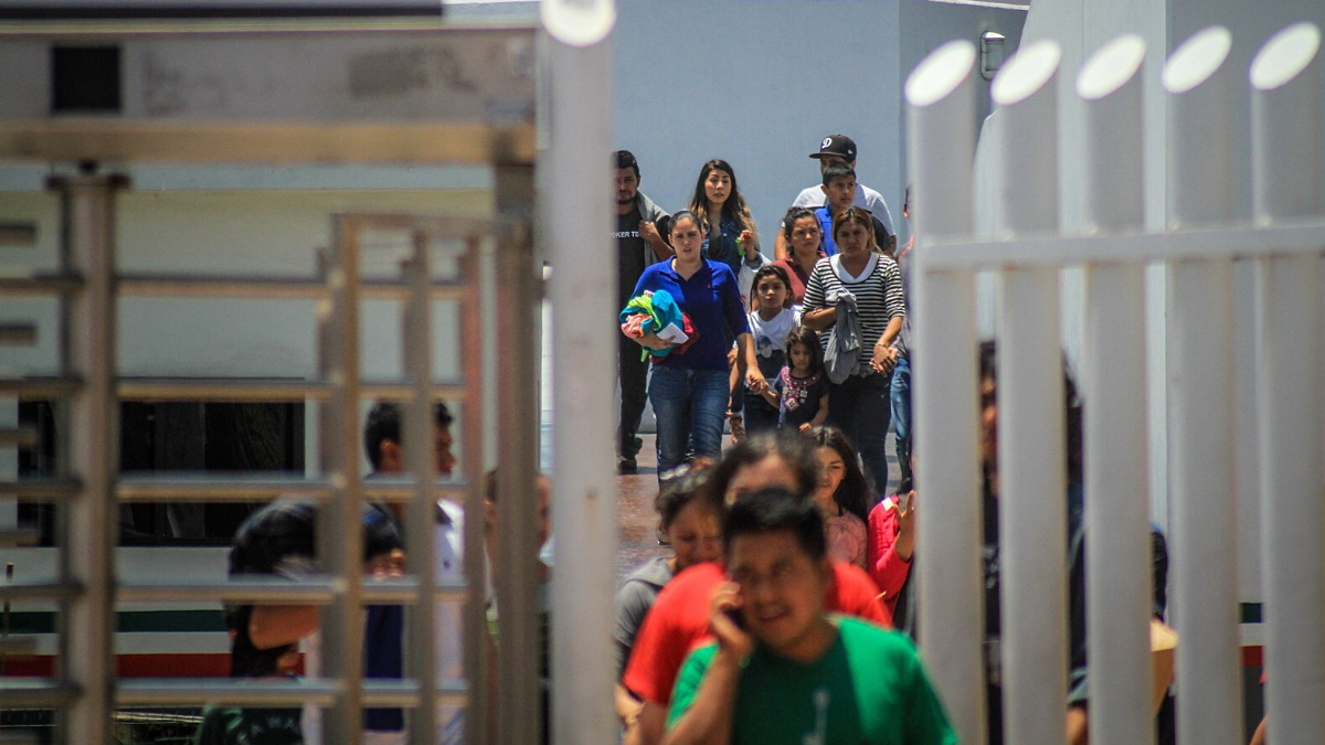 EE.UU. deporta a migrantes hacia México, confirma la Casa Blanca