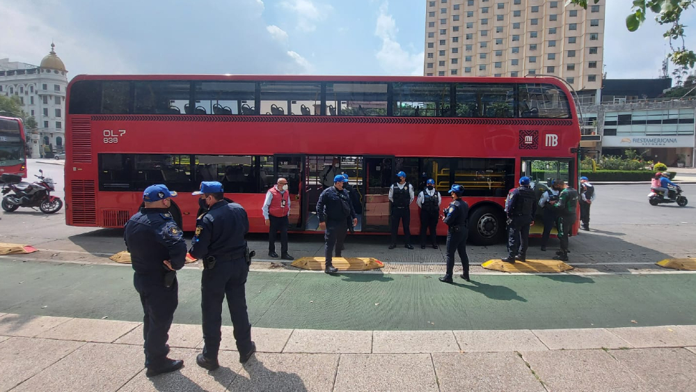 Una mujer murió a bordo del Metrobús en la Ciudad de México