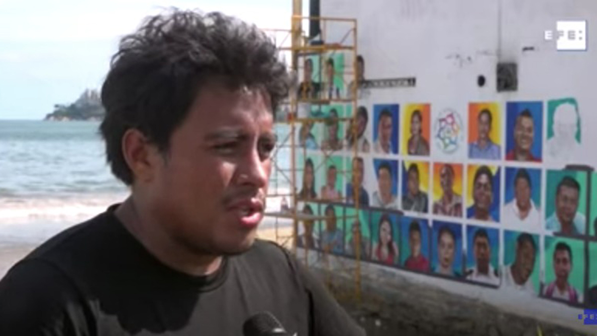 Pintan los rostros de 50 desaparecidos en una playa de Acapulco