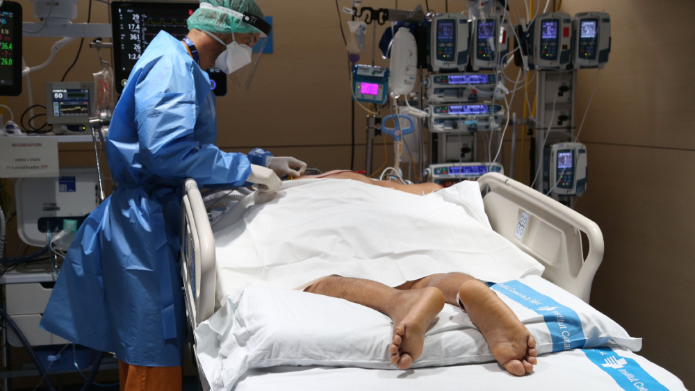 Poner a pacientes bocabajo reduce necesidad de intubación y mortalidad Poner a pacientes bocabajo reduce necesidad de intubación y mortalidad