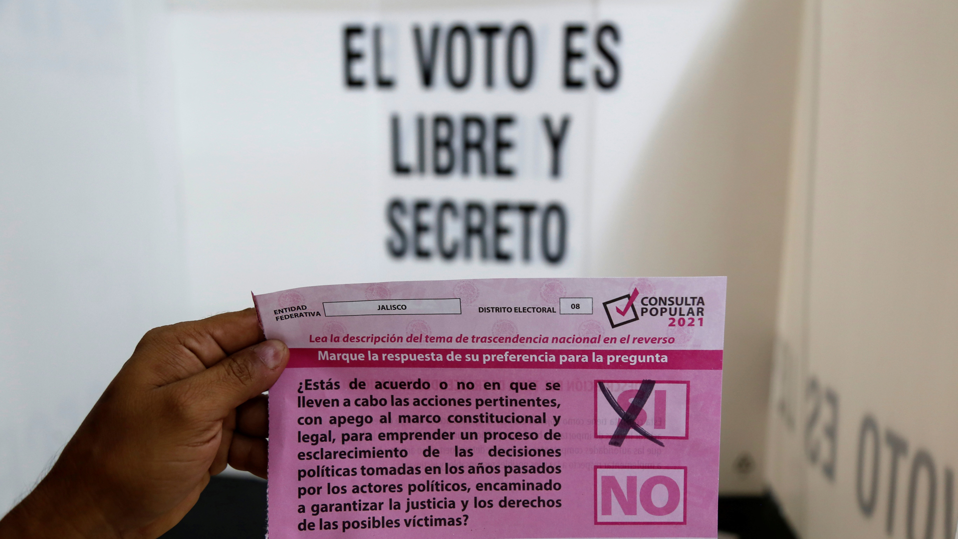 Cierran las casillas de la Consulta Popular - primera-consulta-popular-en-mexico