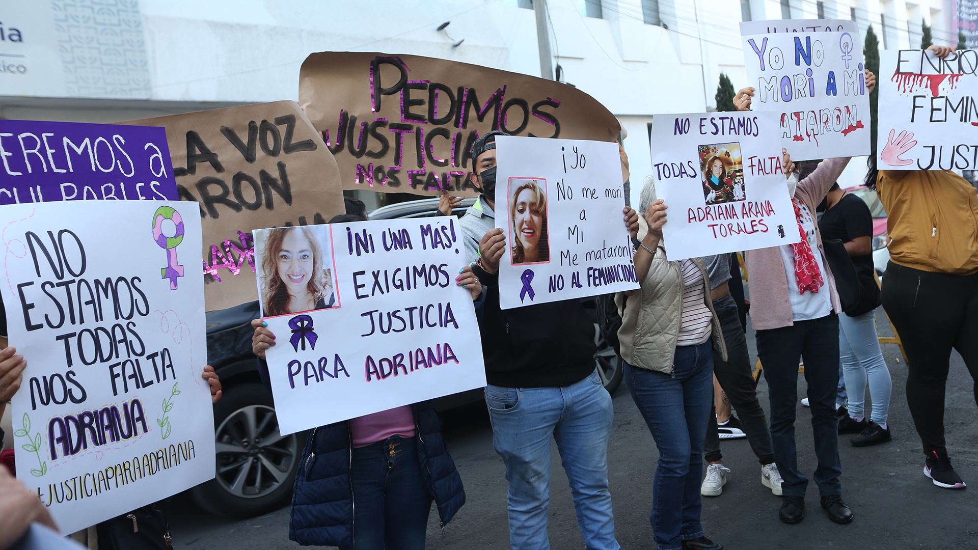 Familiares claman justicia por Adriana Arana, presuntamente asesinada por su exesposo - protesta-para-exigir-justicia-por-asesinato-de-adriana-arana