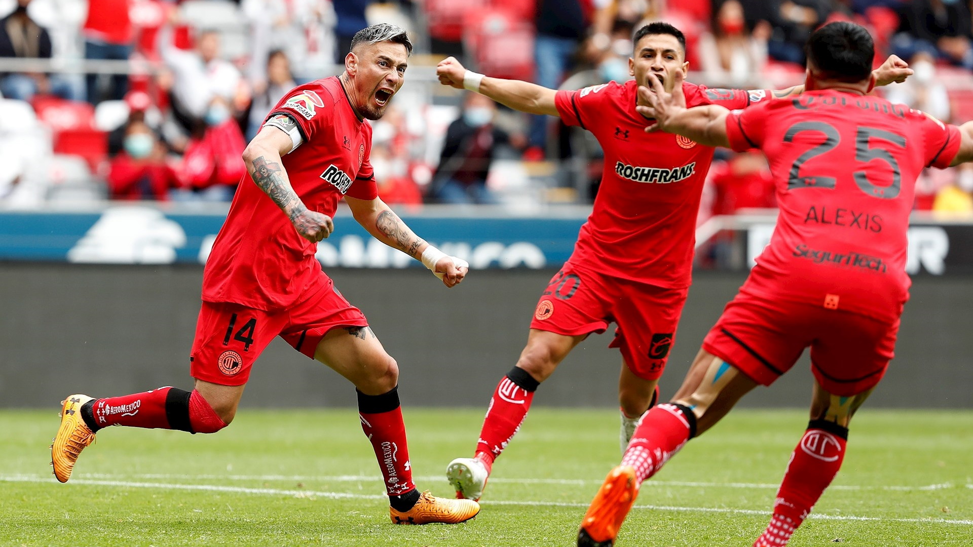 Toluca derrota 2-1 a Pumas y salta al tercer sitio de la tabla - pumas-toluca-partido