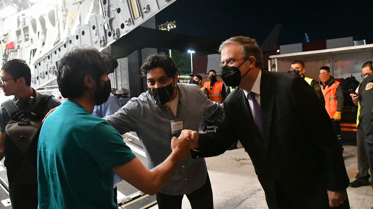 México acoge a 124 reporteros afganos y sus familias