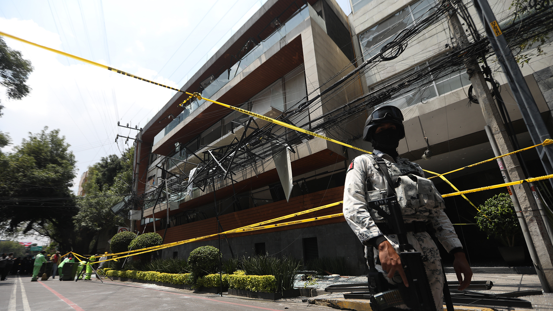 Sube a 29 cifra de heridos por explosión en Av. Coyoacán; vecinos denuncian robos