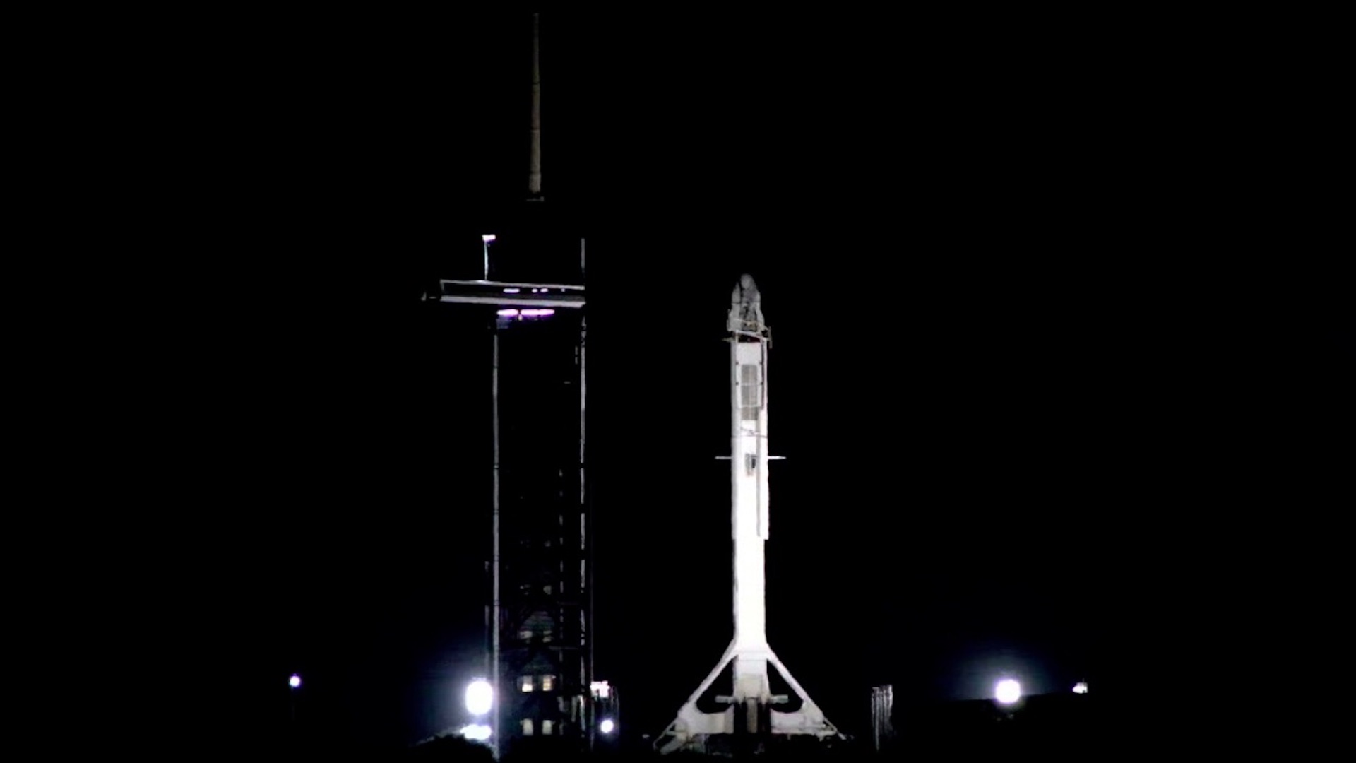 Ida obliga a aplazar el lanzamiento de carga de SpaceX a la EEI Ida obliga a aplazar el lanzamiento de carga de SpaceX a la EEI