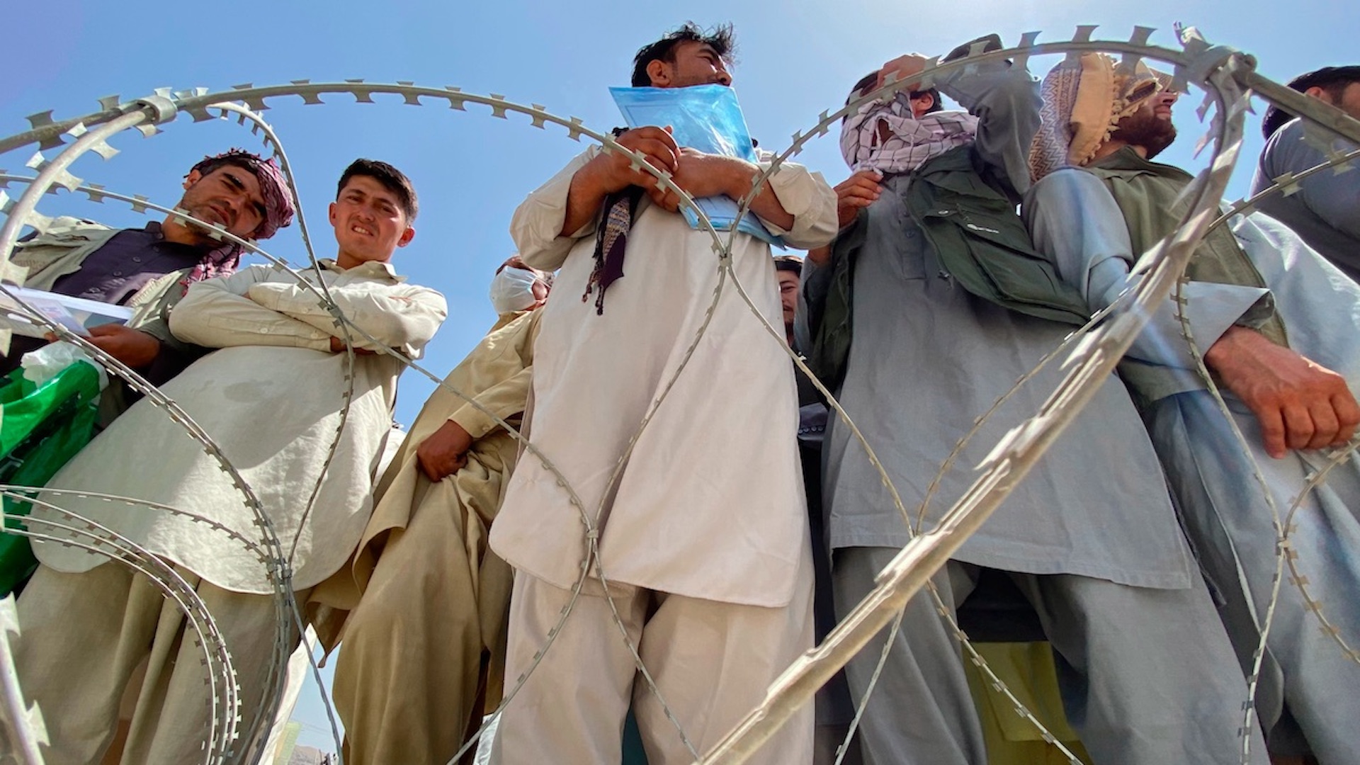 Talibanes aseguran a EE.UU. que dejarán pasar a civiles al aeropuerto
