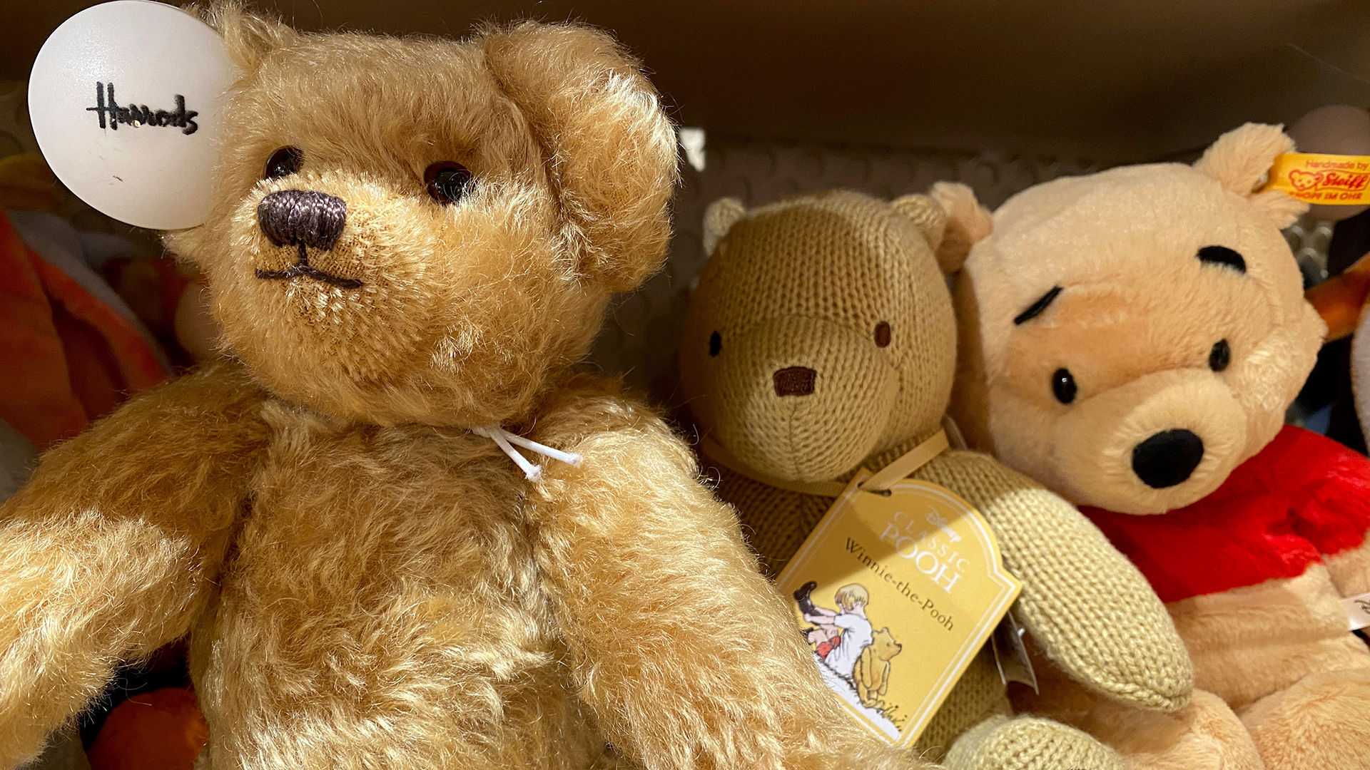 Winnie the Pooh cumple 100 años - tres-versiones-de-winnie-the-pooh