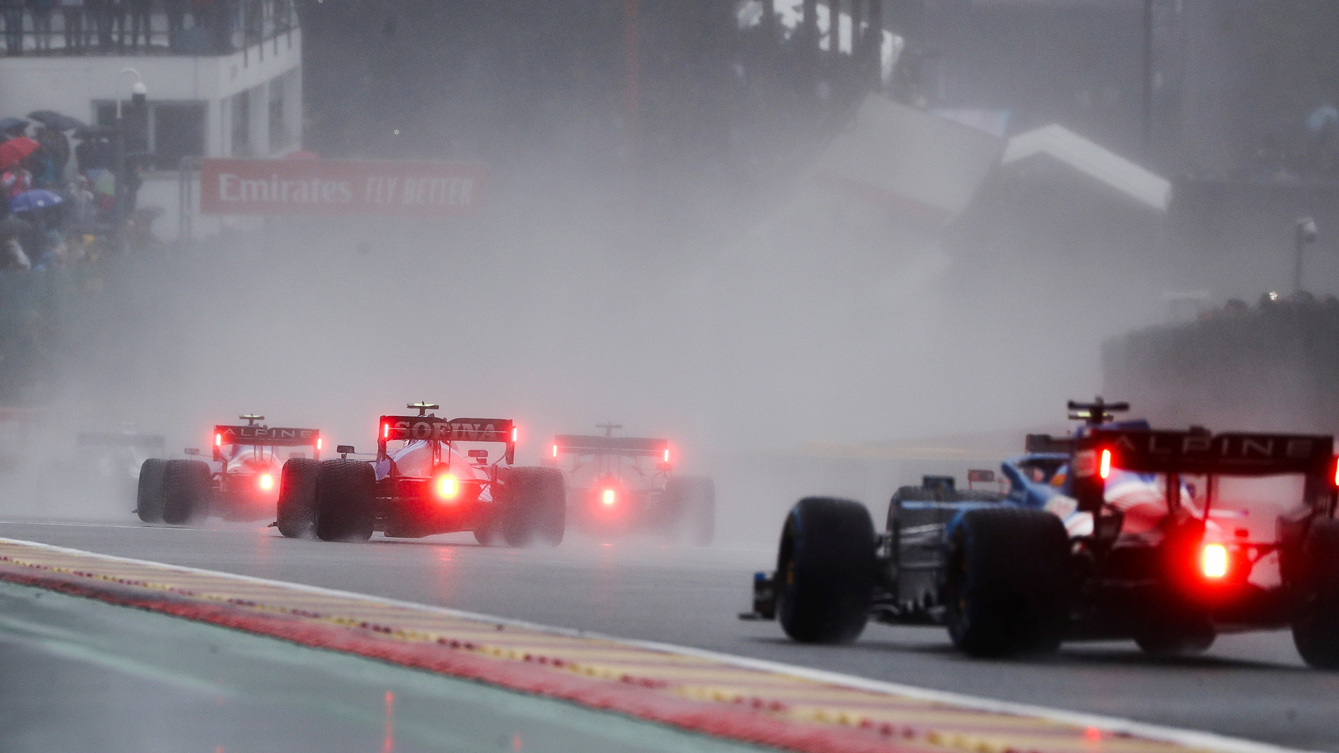 Bandera roja por lluvia en el Gran Premio de Bélgica Bandera roja por lluvia en el Gran Premio de Bélgica