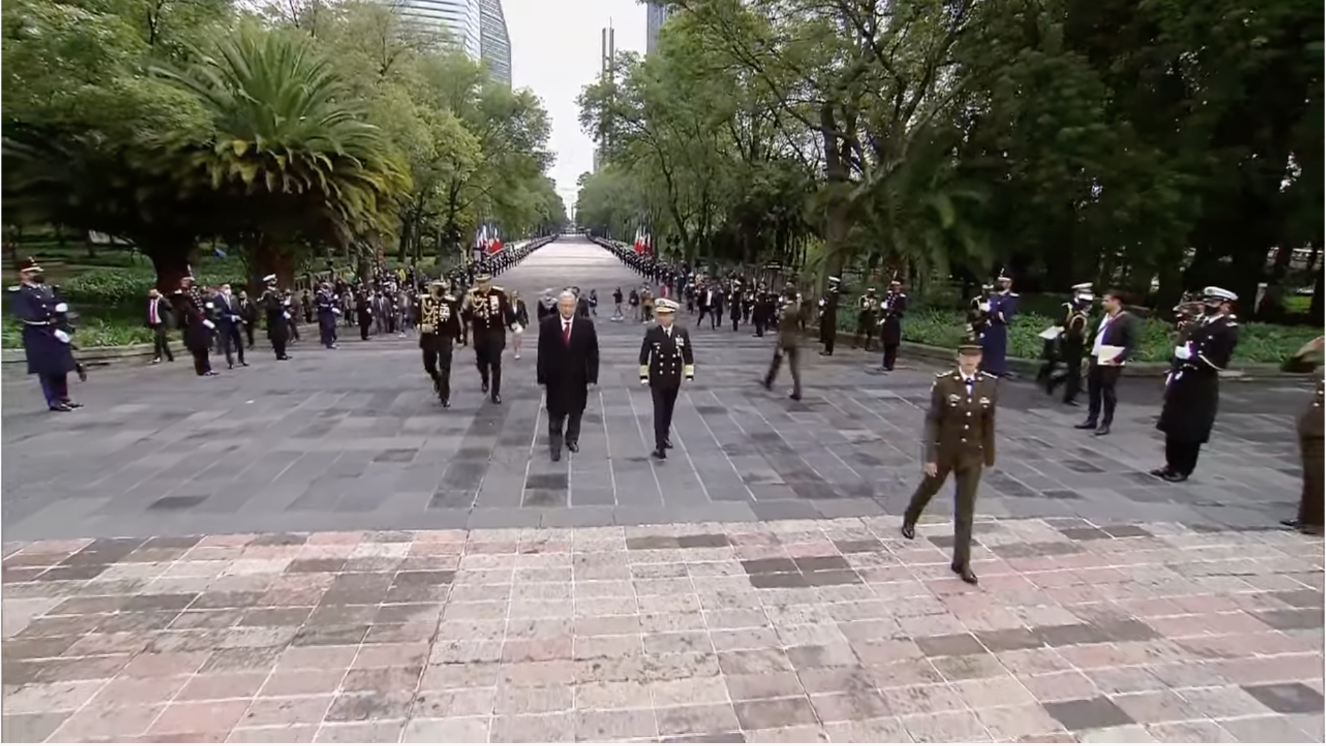 López Obrador encabeza conmemoración en México a los Niños Héroes