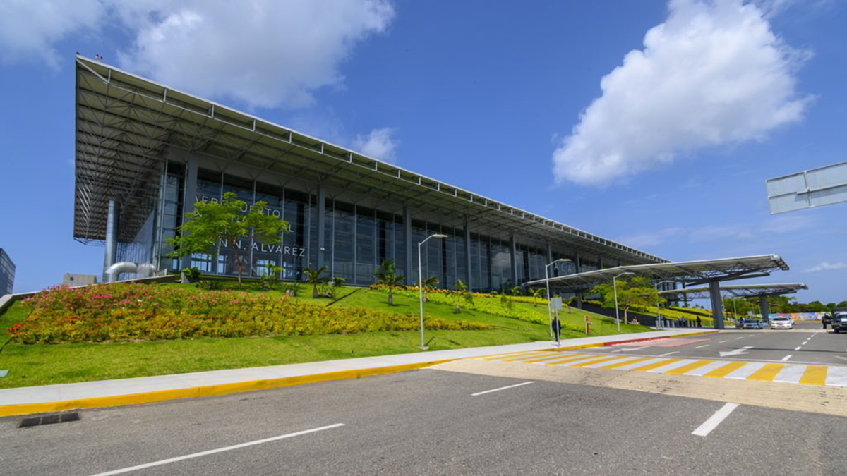 Aeropuerto de Acapulco reanuda operaciones tras afectaciones por sismo