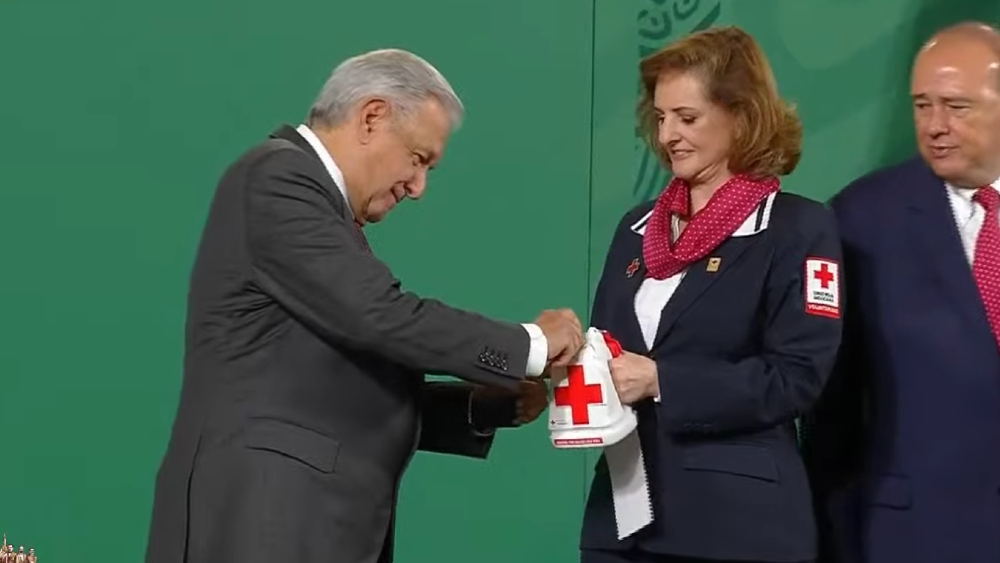 López Obrador da inicio a Colecta Nacional 2021 de la Cruz Roja