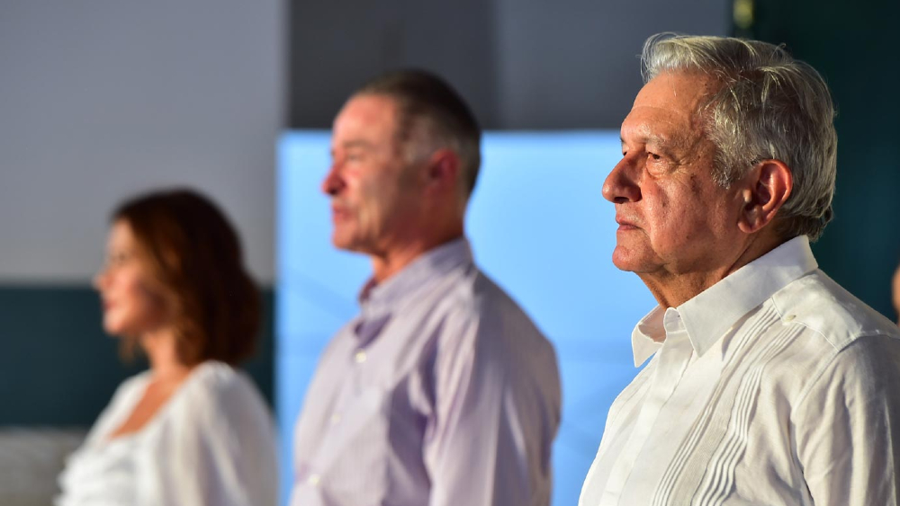 No tiene por qué dejar al PRI: AMLO sobre invitación a Quirino Ordaz