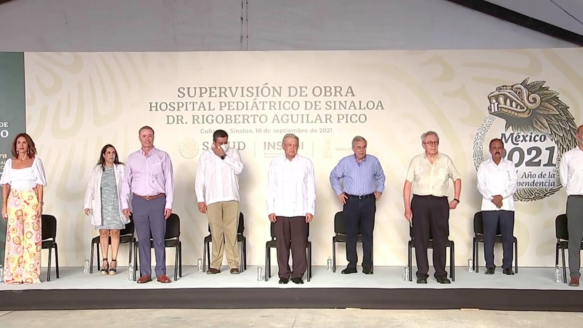 #Video AMLO invita a su equipo a Quirino Ordaz, gobernador de Sinaloa