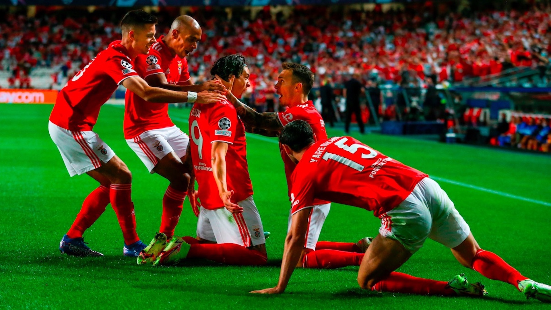 Benfica golea a Barcelona y hunde a Koeman