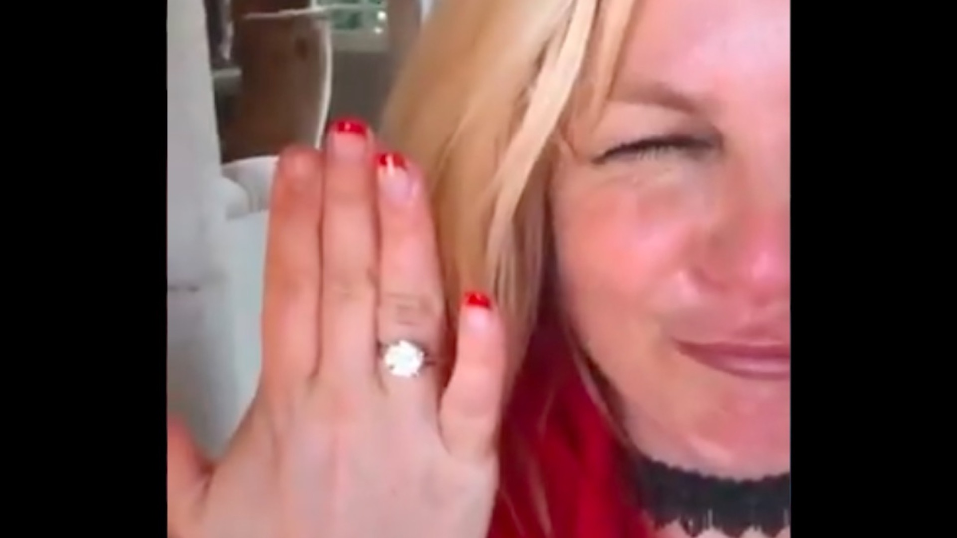 Britney Spears anuncia su compromiso con Sam Asghari