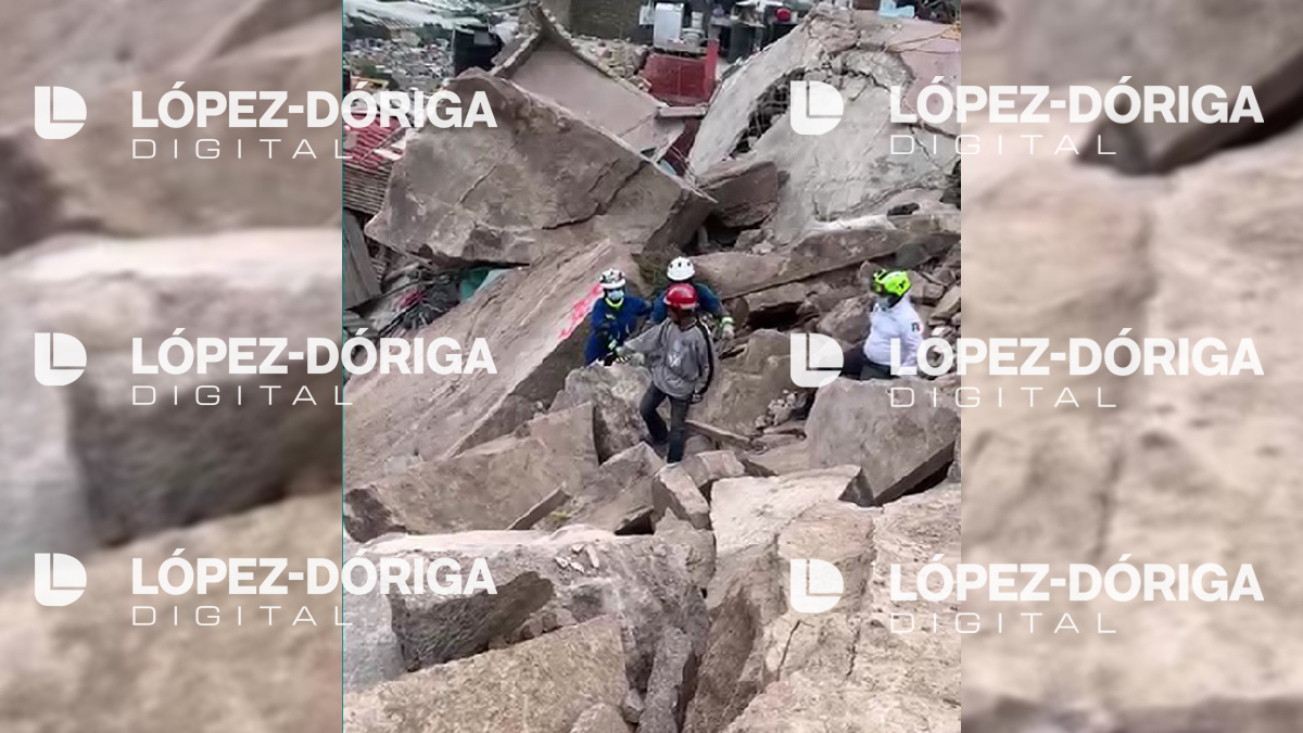 #Video Hombre busca a su esposa e hijos entre escombros del Cerro del Chiquihuite #Video Hombre busca a su esposa e hijos entre escombros del Cerro del Chiquihuite