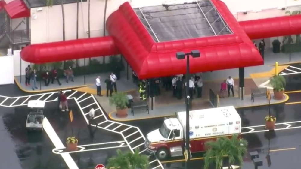 Varios heridos al caer parte del techo de casino en Florida