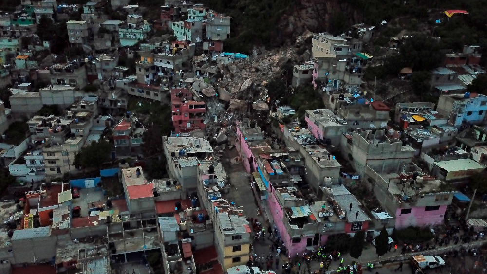 AMLO ofrece casas a habitantes en zona de riesgo del Cerro del Chiquihuite AMLO ofrece casas a habitantes en zona de riesgo del Cerro del Chiquihuite