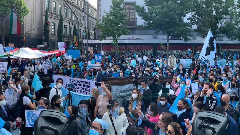 Organizaciones provida protestan en la Corte por despenalización del aborto
