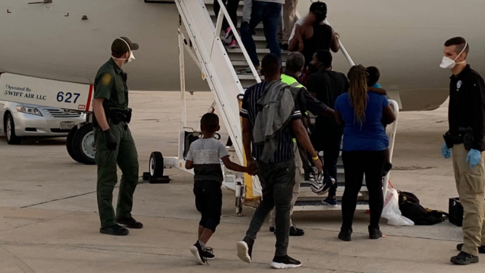 Sheinbaum asegura que no se requiere “mucho más” presupuesto ante las deportaciones masivas de Trump Sheinbaum asegura que no se requiere “mucho más” presupuesto ante las deportaciones masivas de Trump