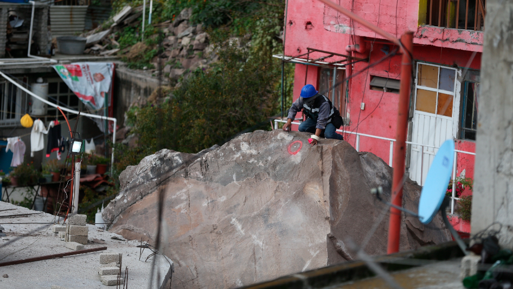 Ante riesgo de nuevo derrumbe, 136 viviendas tendrán que ser desalojadas en Cerro del Chiquihuite