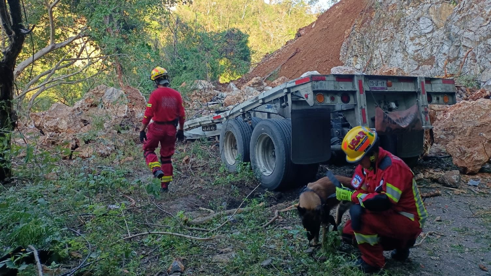 Lluvias del ciclón Olaf causan derrumbe y un muerto en Jalisco