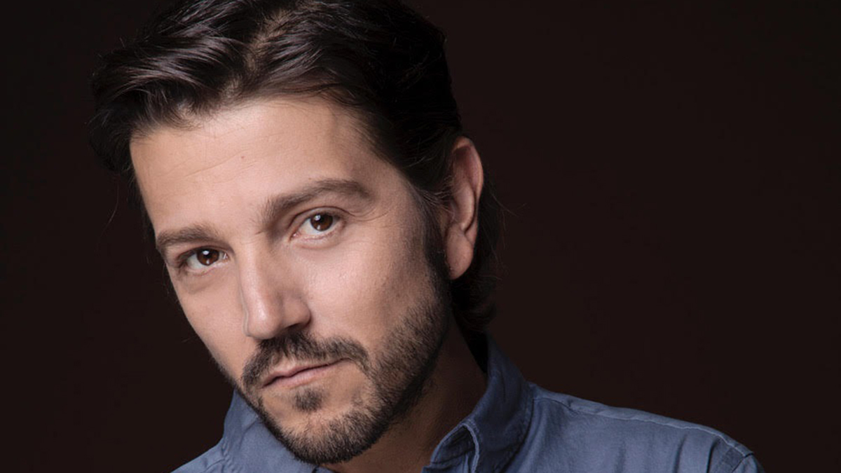 Premios Platino reconocerán a Diego Luna con galardón de Honor