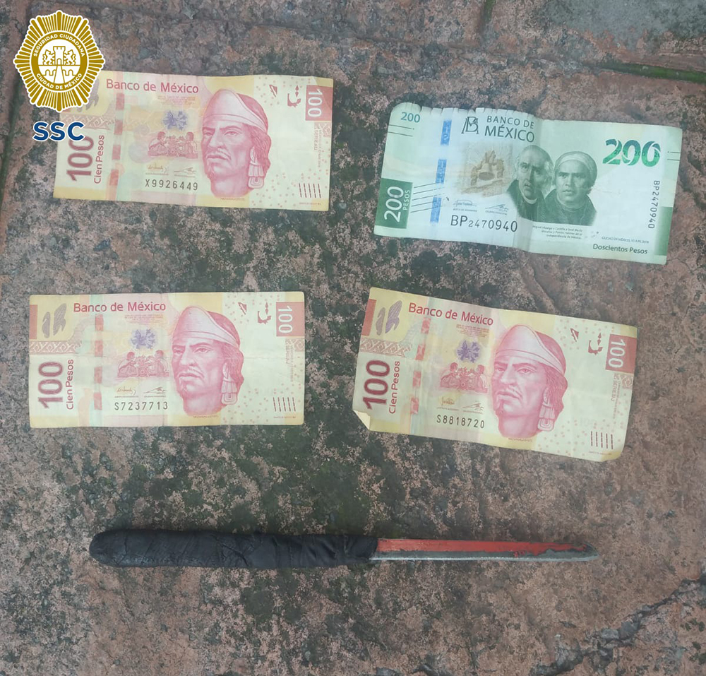 Detienen en CDMX a presunto extorsionador de choferes del transporte público - dinero-que-joven-robo-a-mujer-en-calles-del-centro-historico-de-la-cdmx